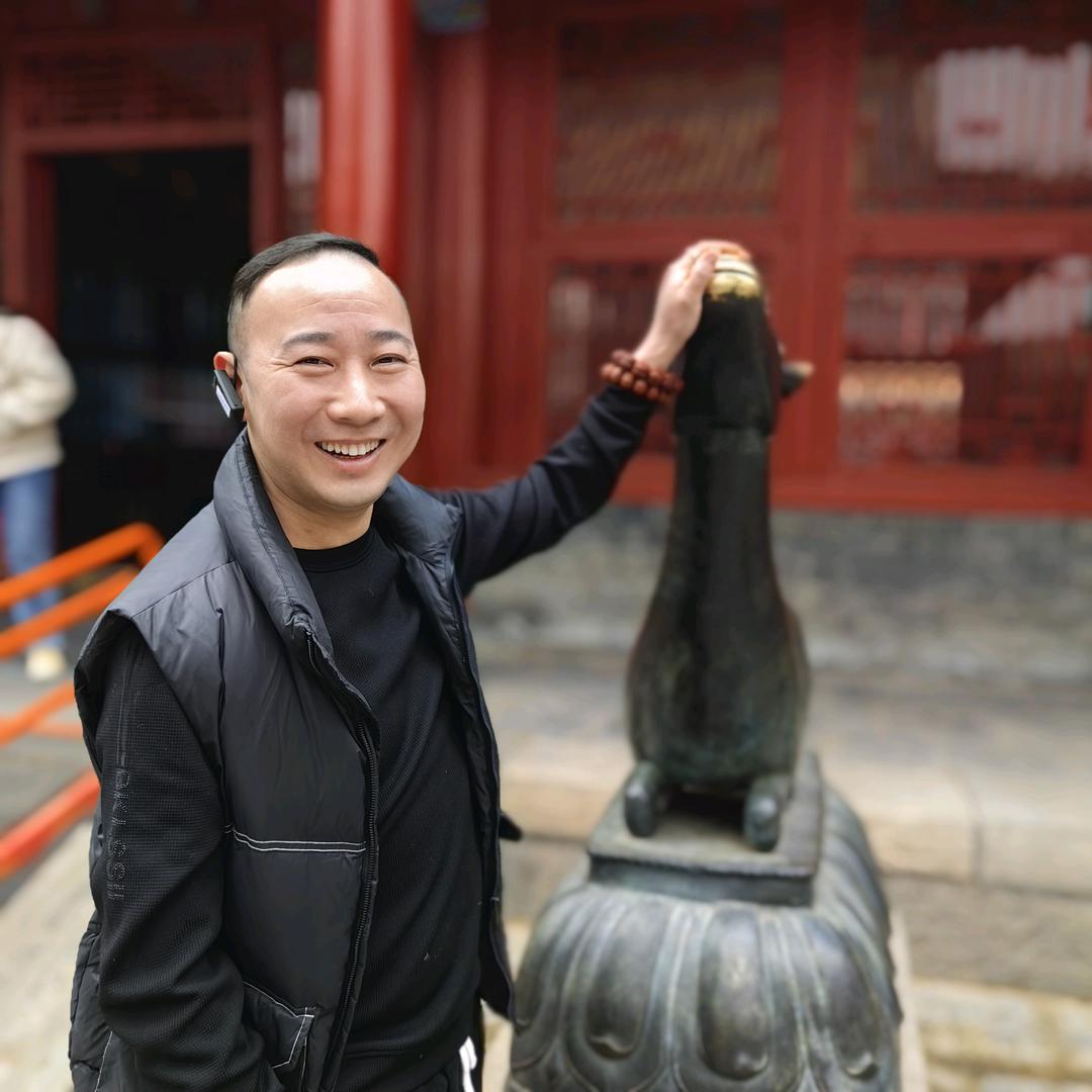 鸿丰彭于晏 叨叨马
