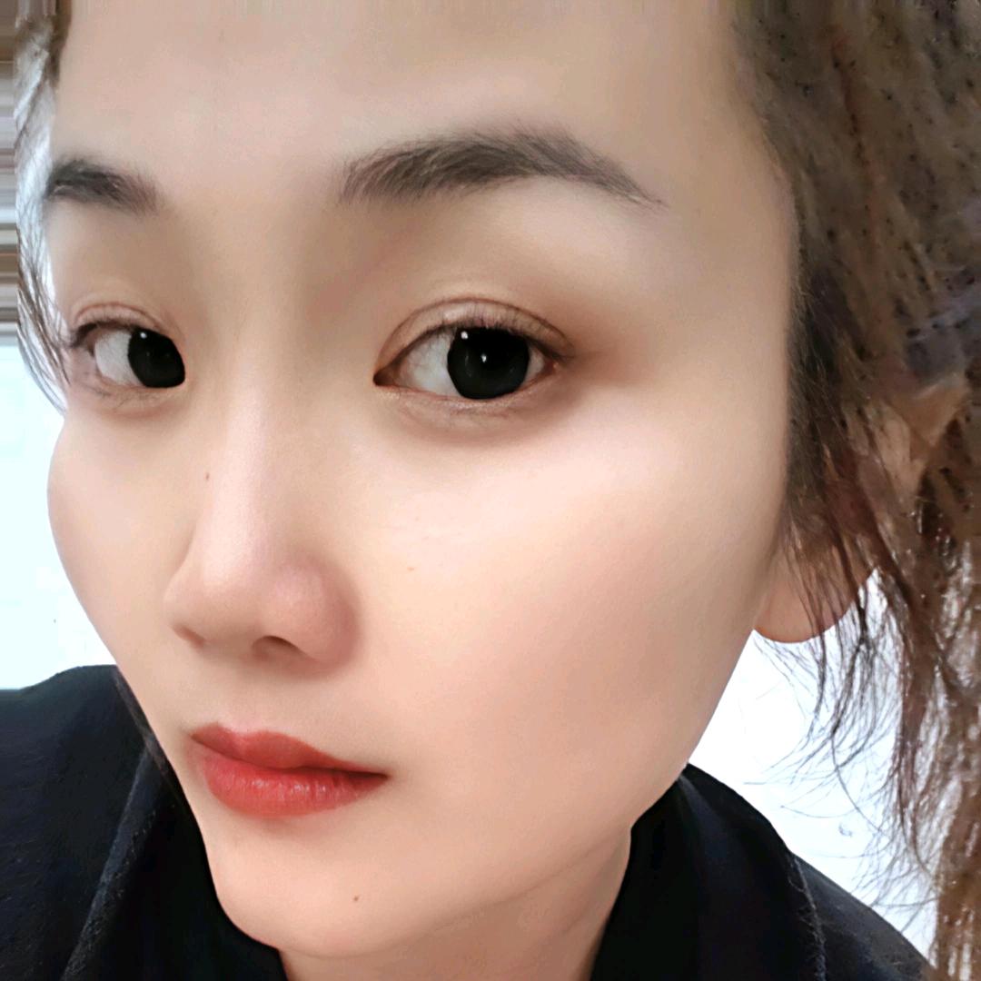梁小姐