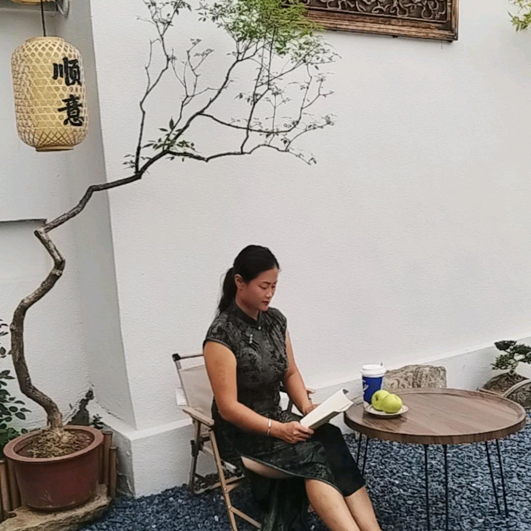 朱 松 燃:旭园美宿山景庭院度假疗愈民宿