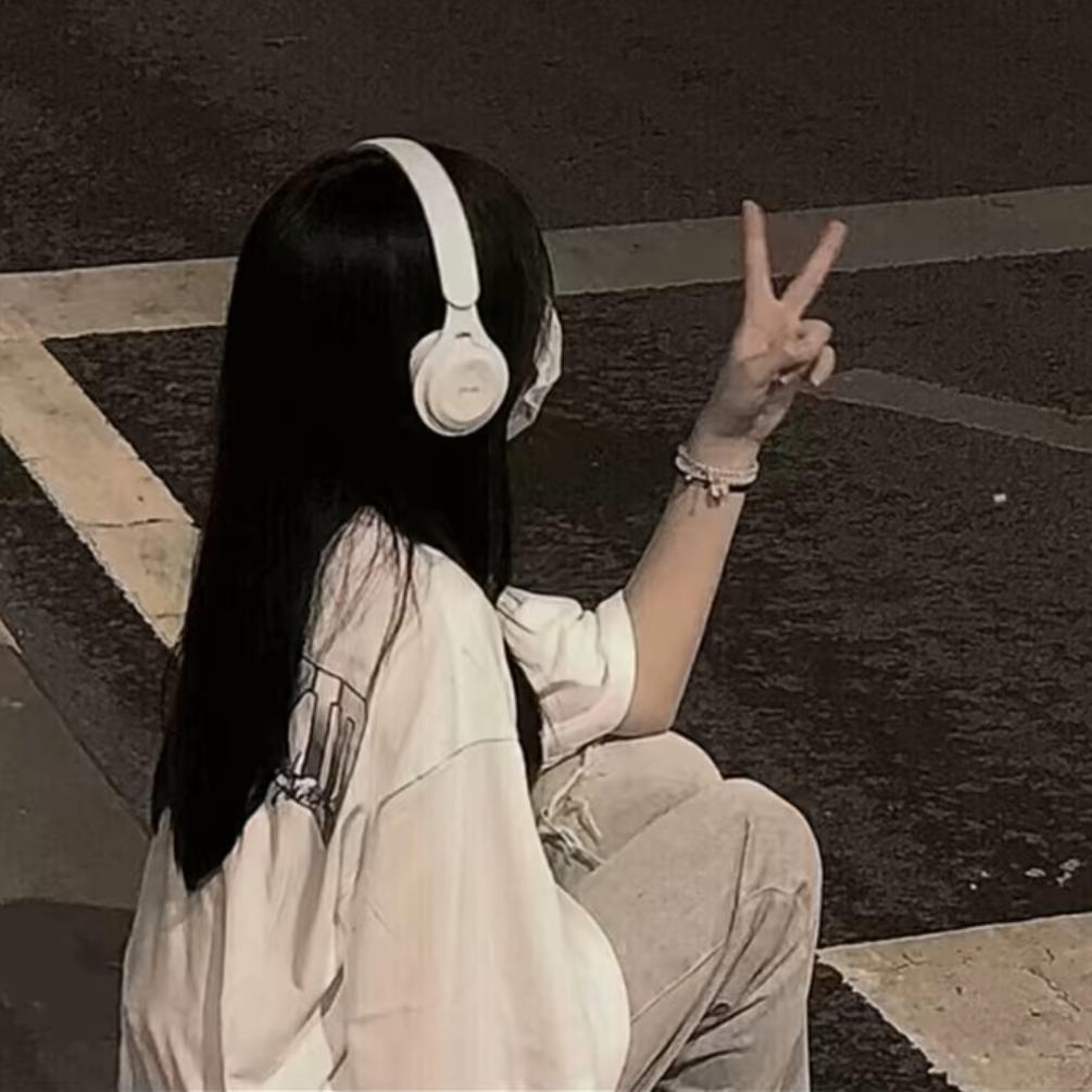 小芷不吃鱼🐟