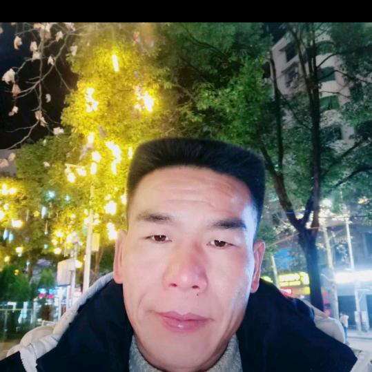 开心过好每一天 ！总会有天遇上你？？？