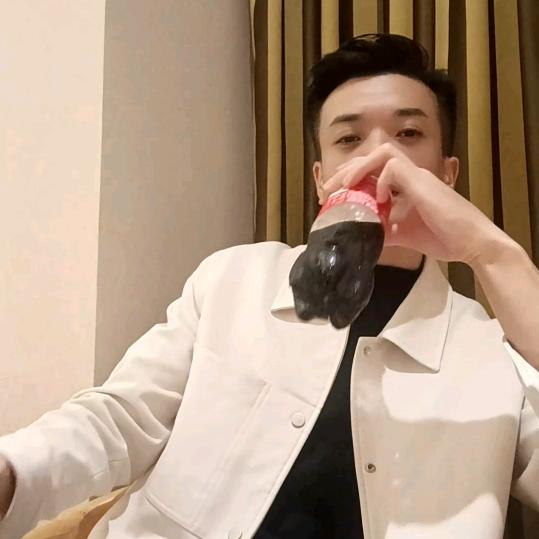 小胡。