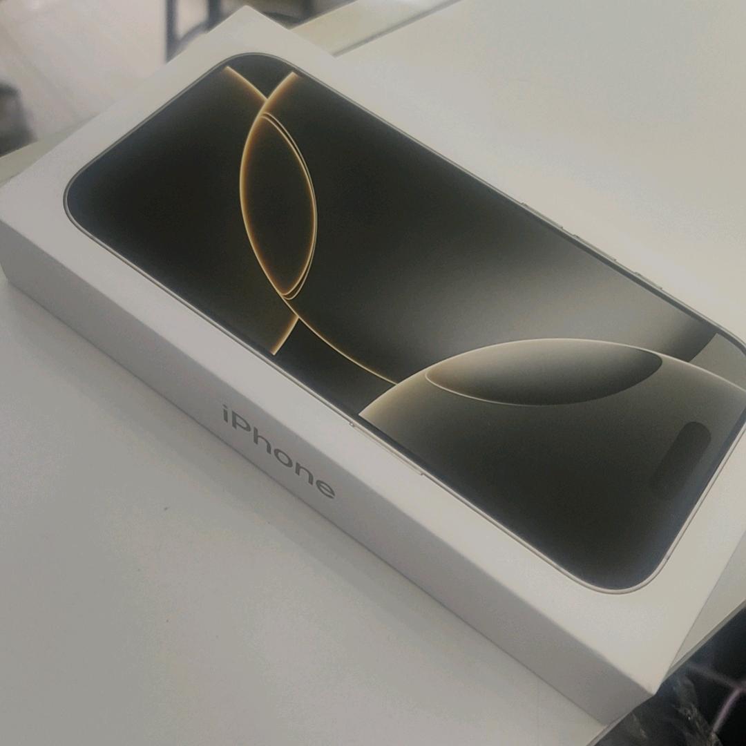 富民路城投花园店和润通讯新机  二手