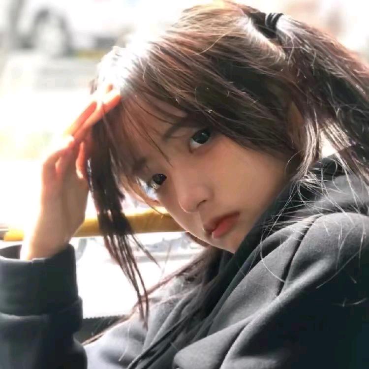 莹莹穿搭