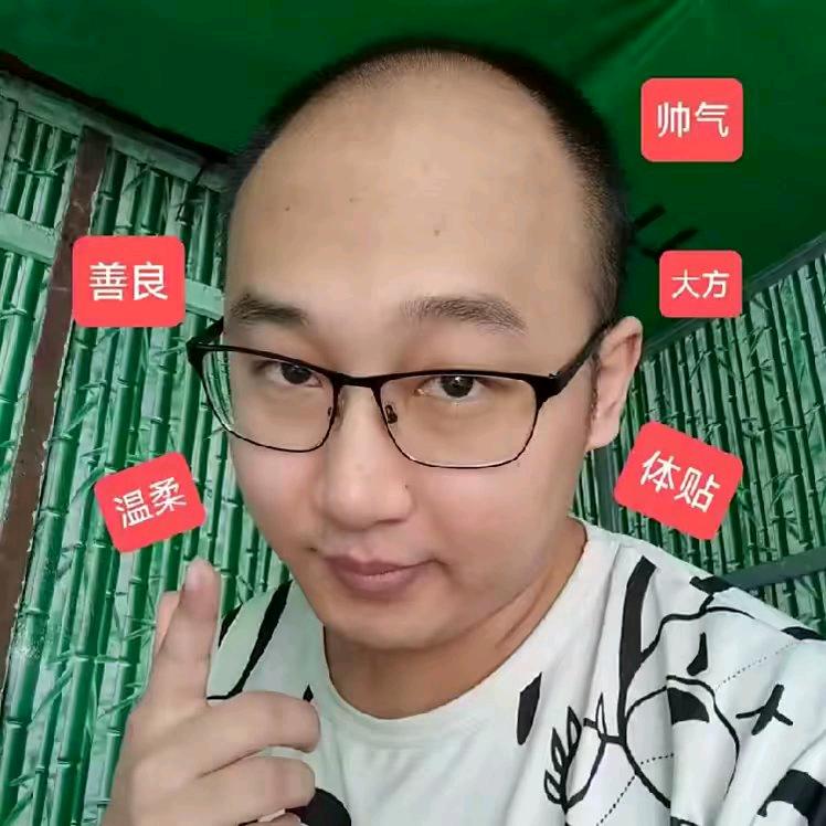 土豆酱（cosplay推荐大叔）