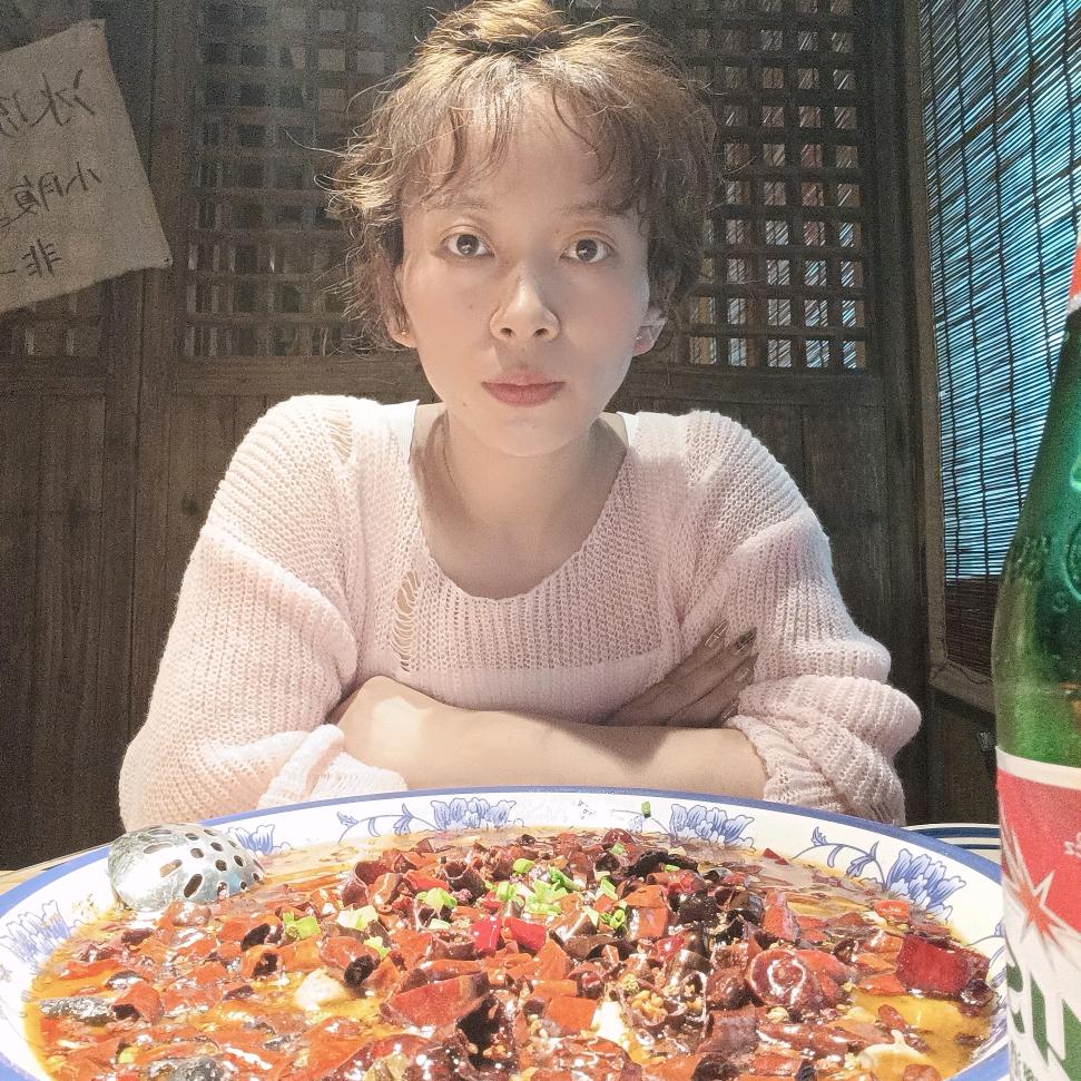 庆阳姊妹☞马甲线是标配