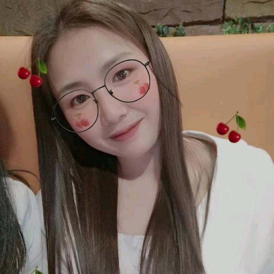爱笑的女孩