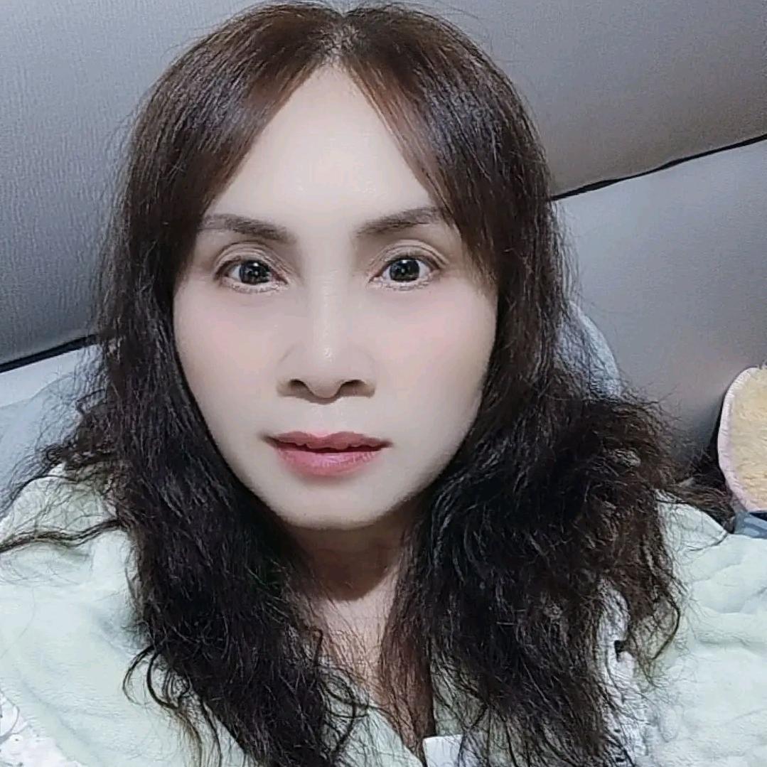正霞，🎤早上十点十分开播，真人真唱