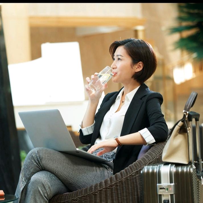 积极向上女人服饰