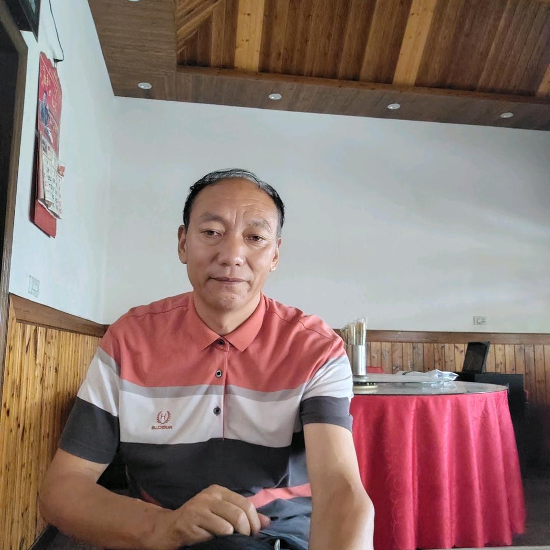 麻城市华平酒家服务部（个体工商户）