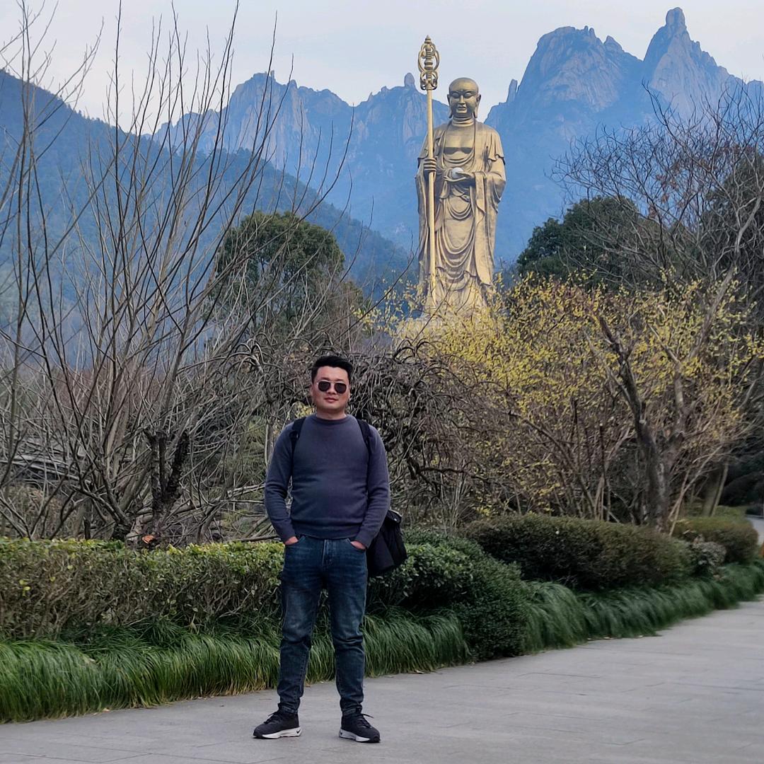 ༒ 一介 俗人 ༒