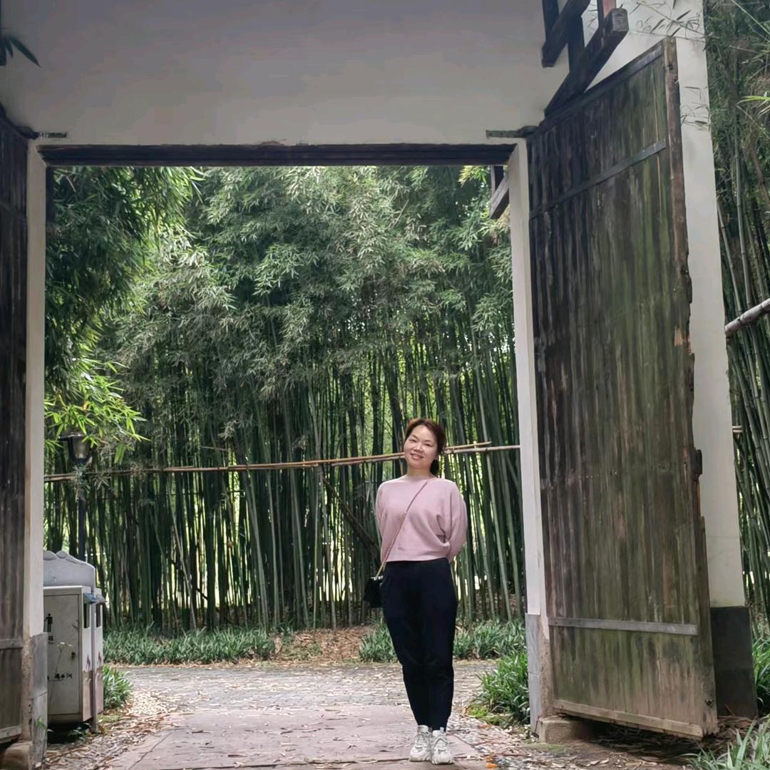 快乐陪伴 霞霞