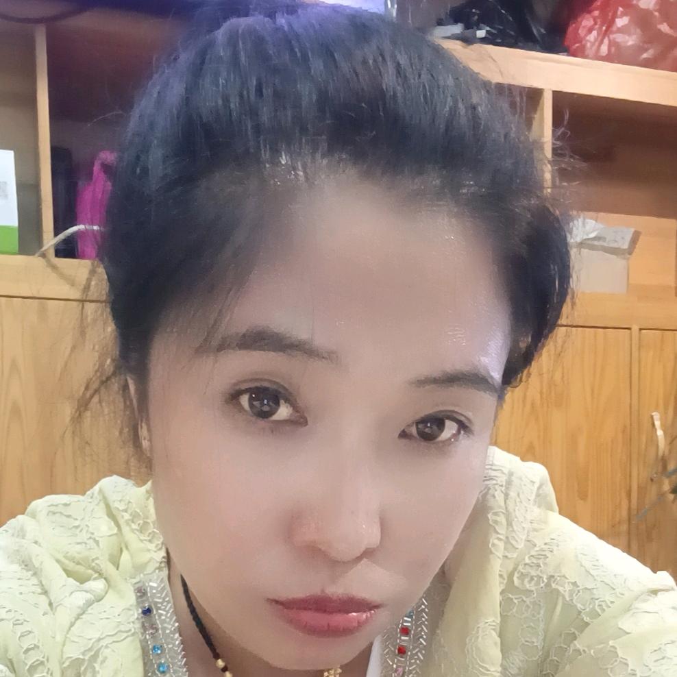 单亲妈妈。开心快乐每一天！