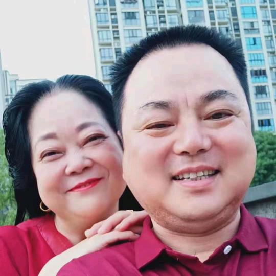 天空上的云，刘细云！
