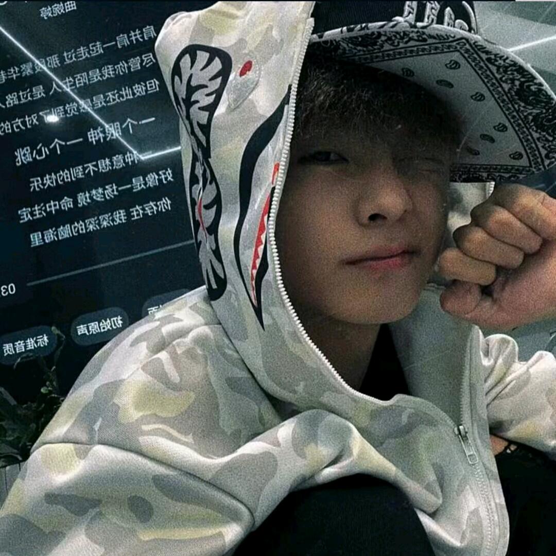 𝓡࿐𝔂🏴‍☠️