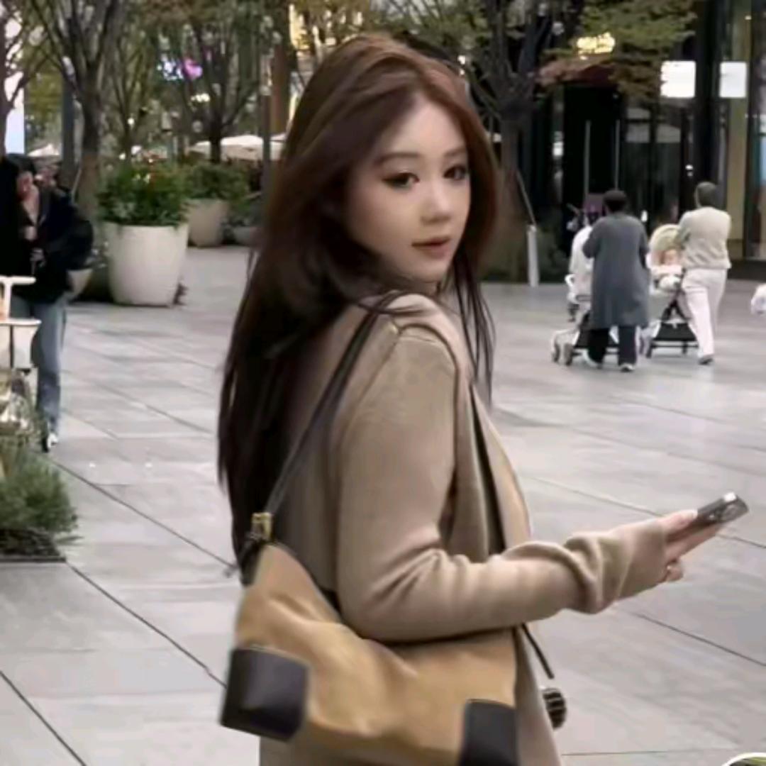 琪琪微微胖（穿搭橱窗）