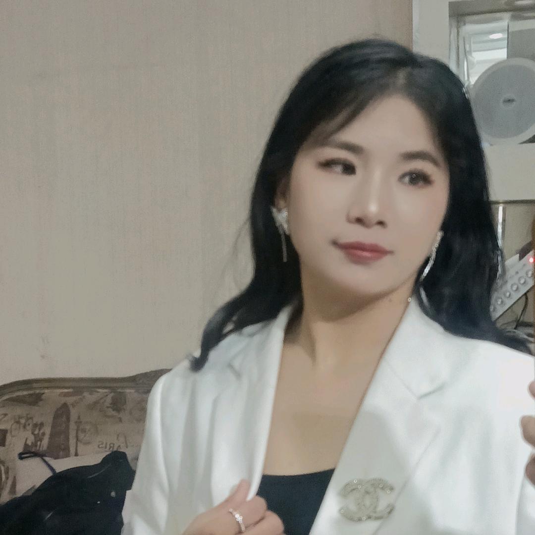 @溆浦化妆师贤贤贤