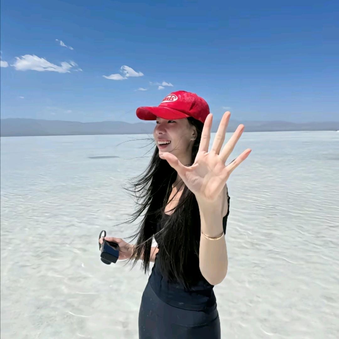 ᅠ