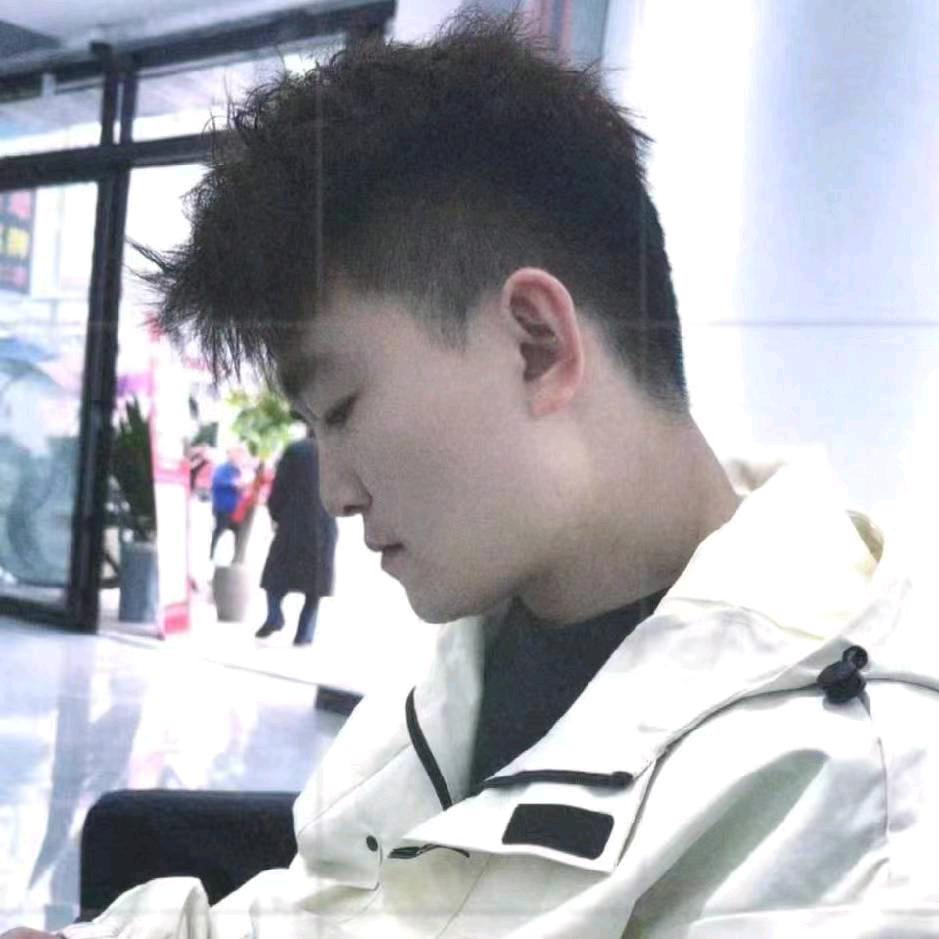 德江环球港时光有约美发沙龙【总监】啊江
