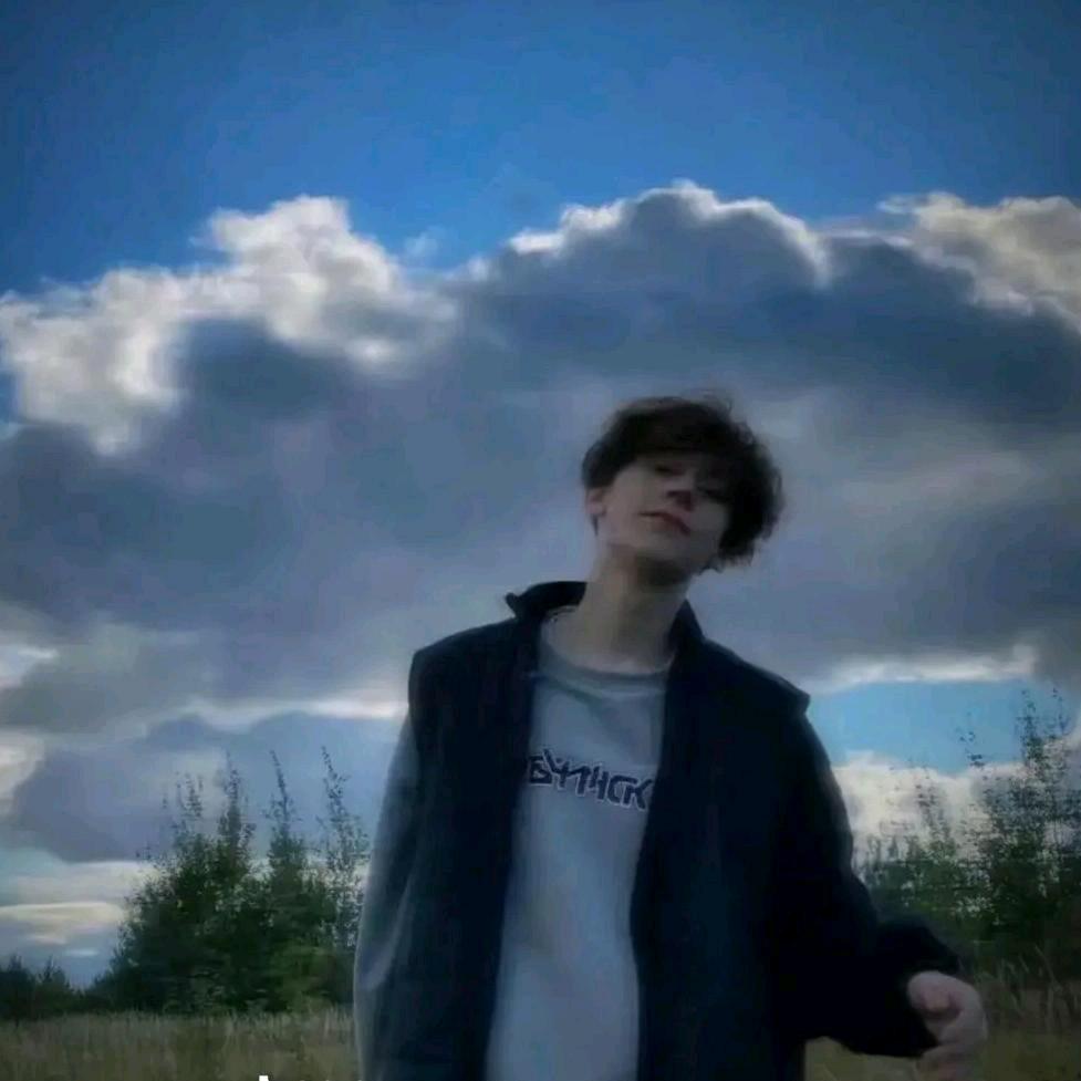 爱吃巧克力的小瑞