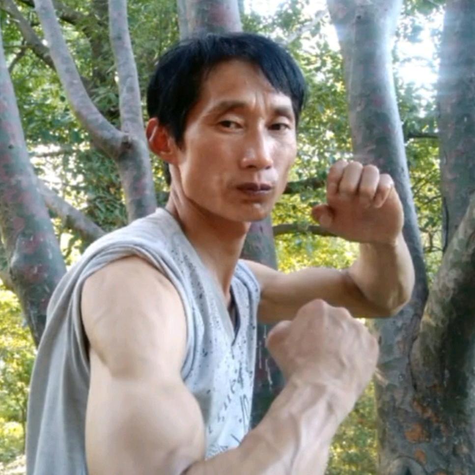 朔里娱乐哥