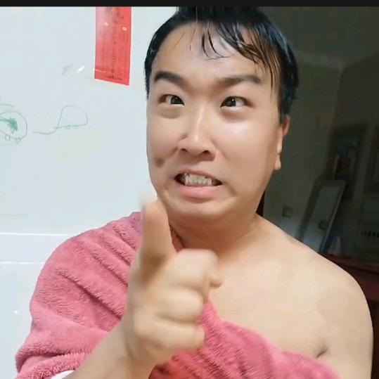 郭哈哈😃（冲一万粉）