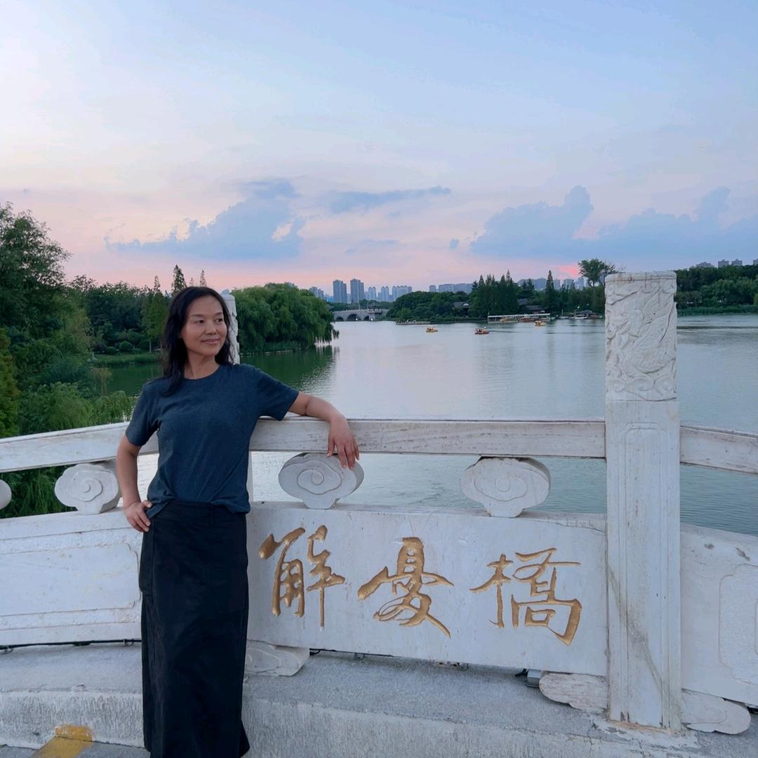 CU视觉新锐摄影大润发4楼化妆摄影租婚纱
