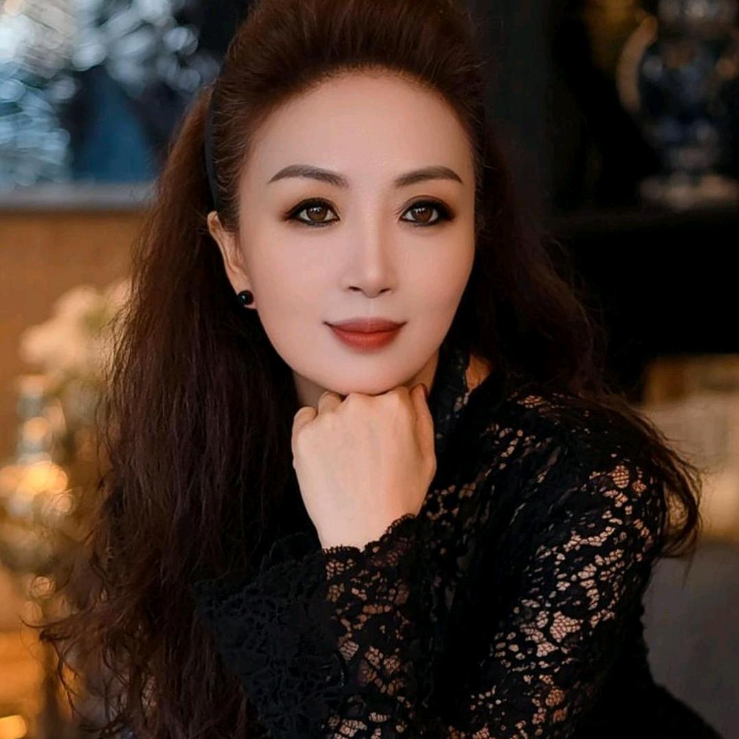 🌹 菩提  荣 🌹