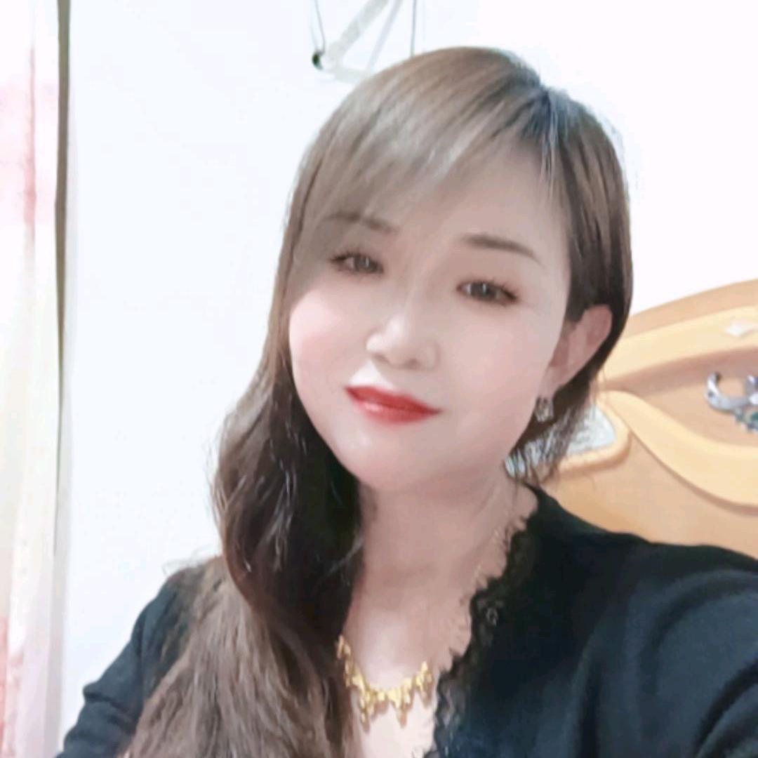 阿秀姐（穿搭在厨窗）