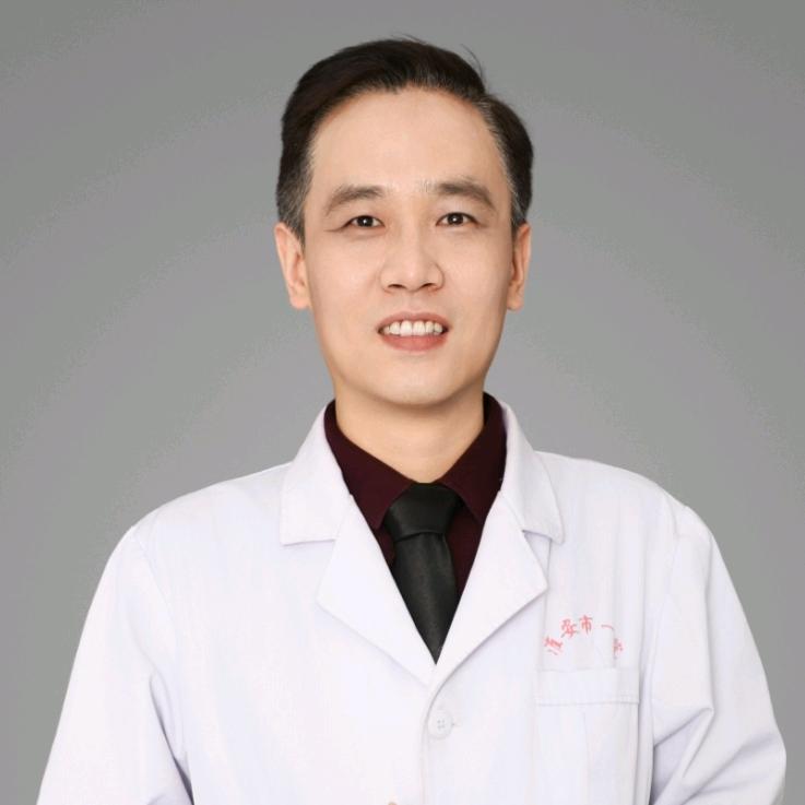 眼科医生李超鹏