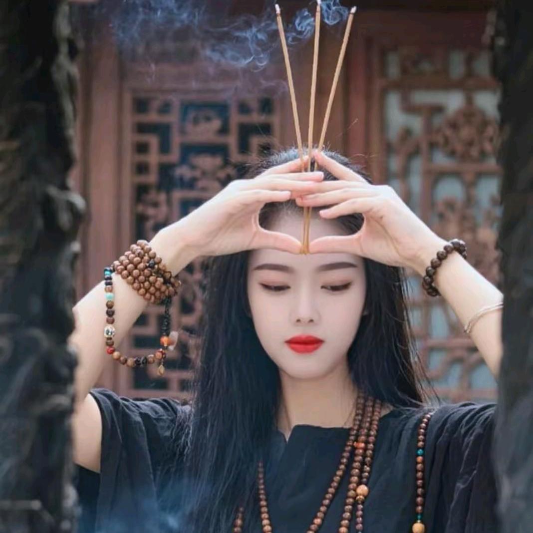 莹莹