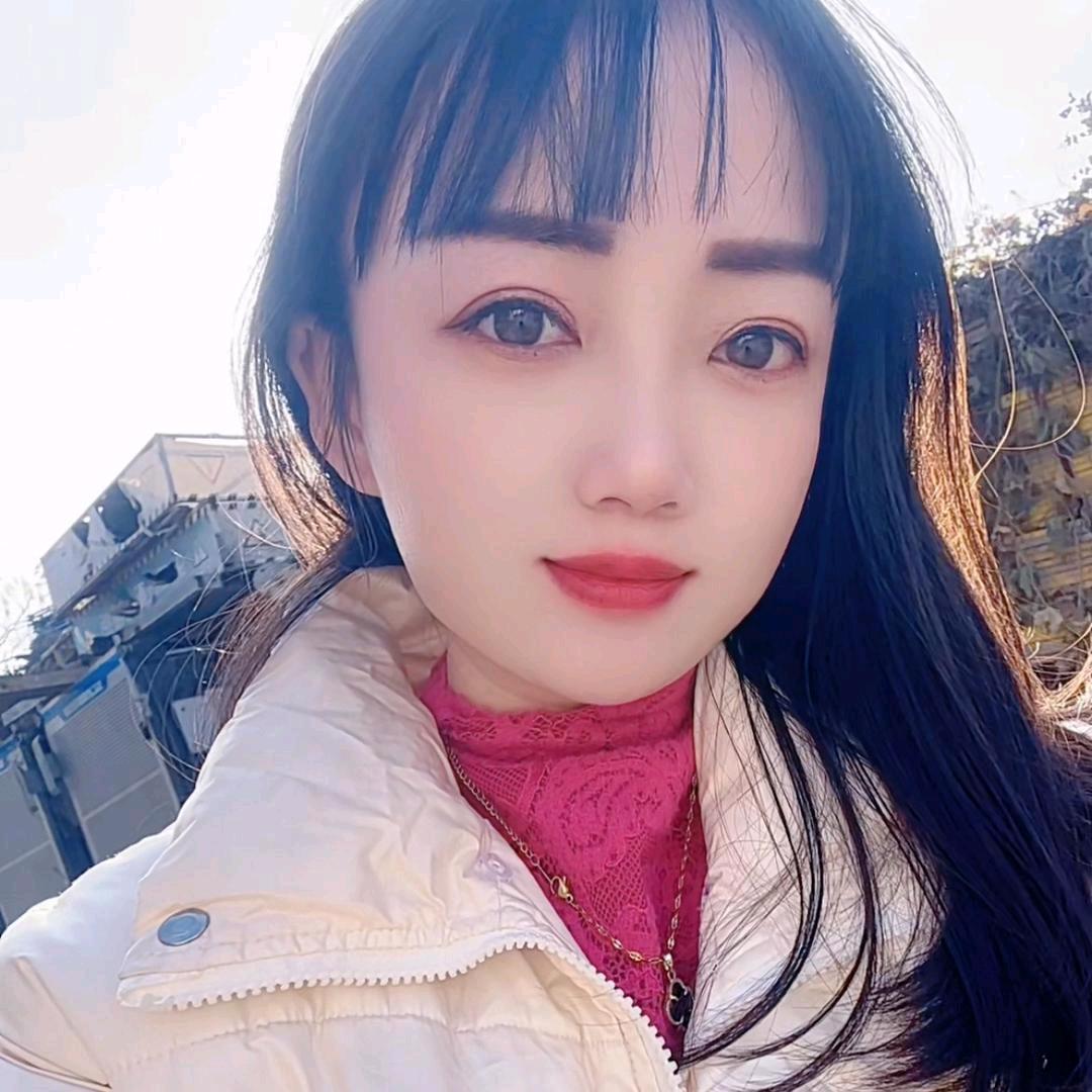 爱笑的傻丫头