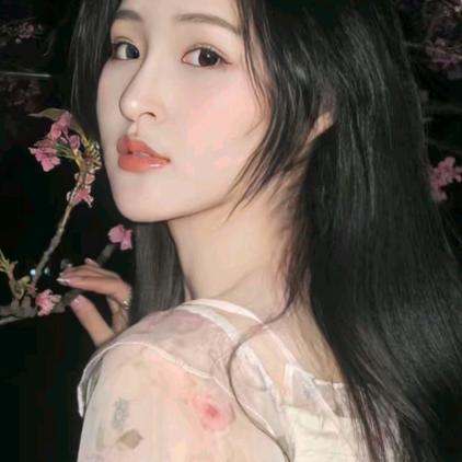 小曼。