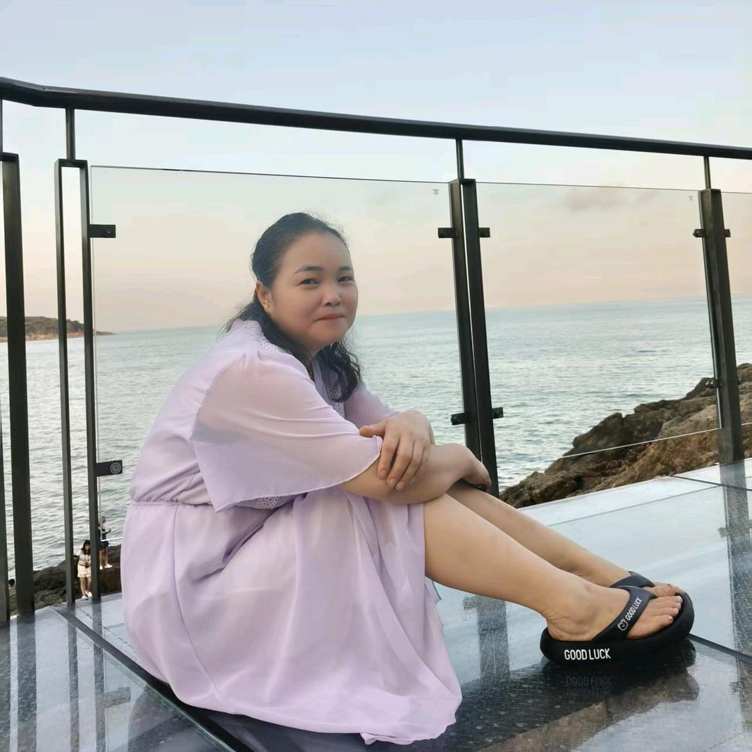 龙姐，看淡人生，