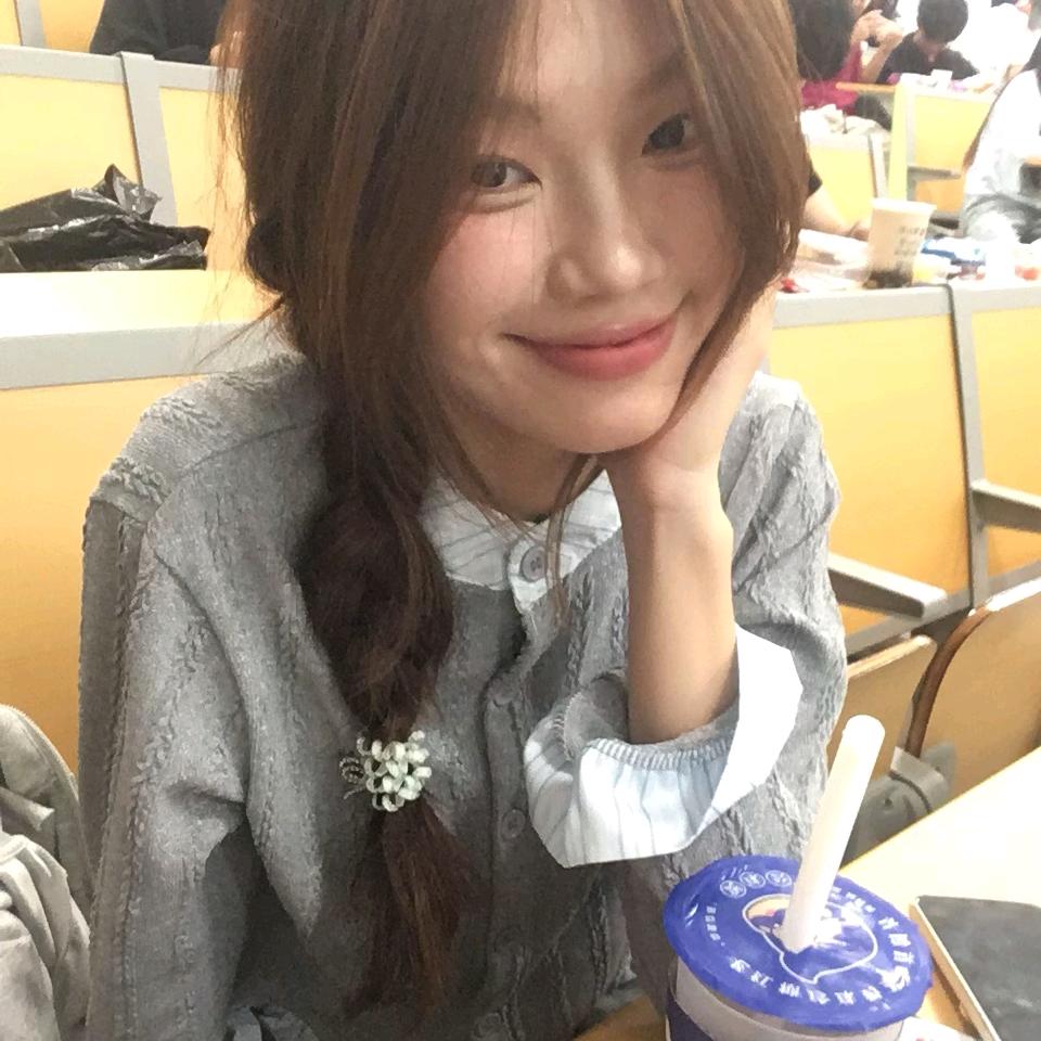 嘻希嘻希੭ ᐕ)੭*⁾⁾