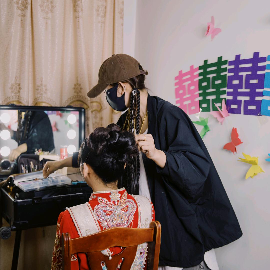 新泰一个会摄影📷的化妆师💄