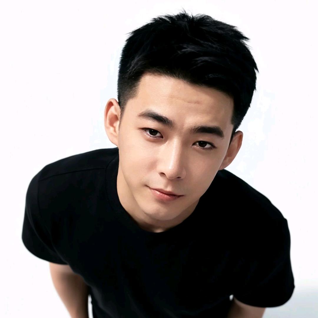 杨帆、