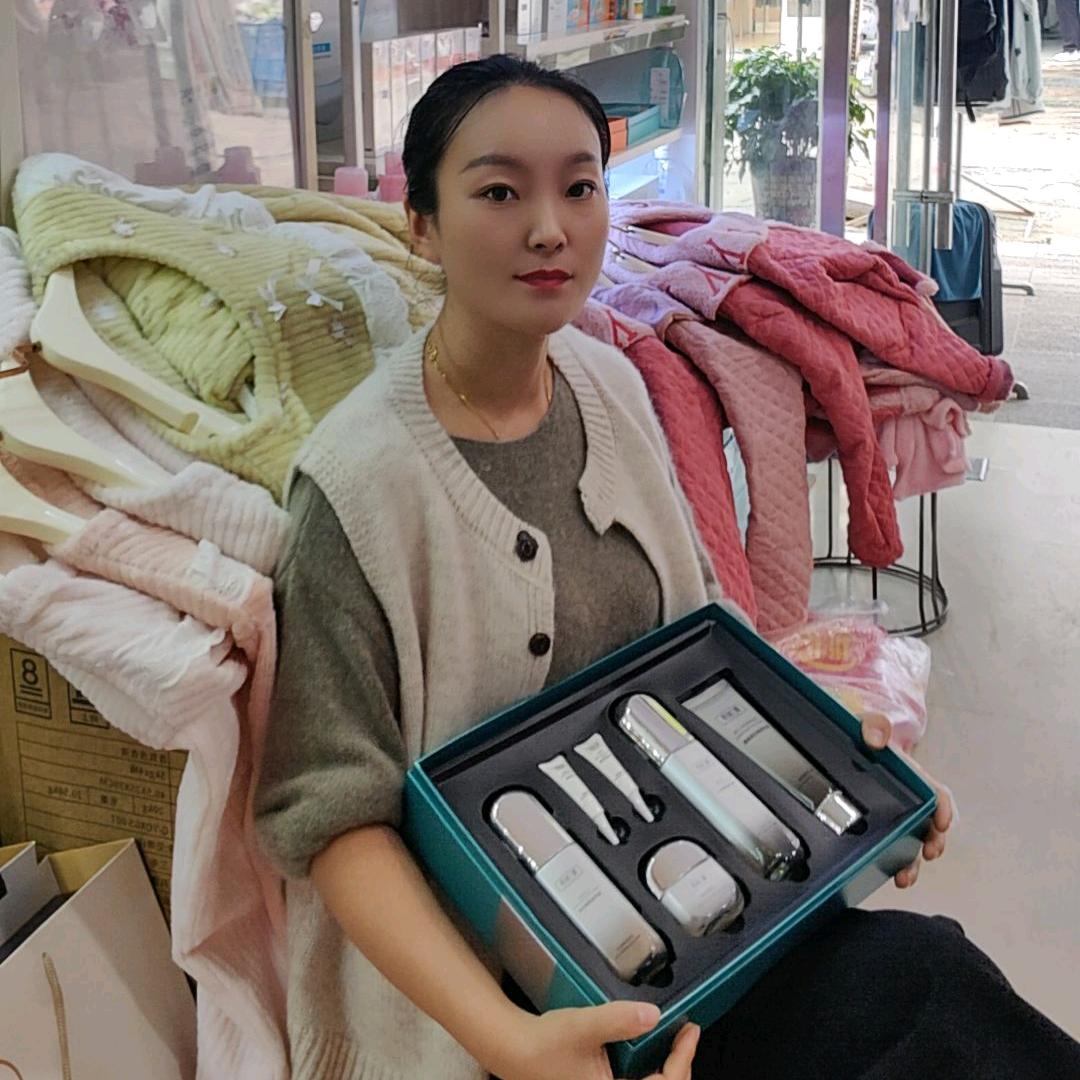 西阳慧慧护肤品 内衣