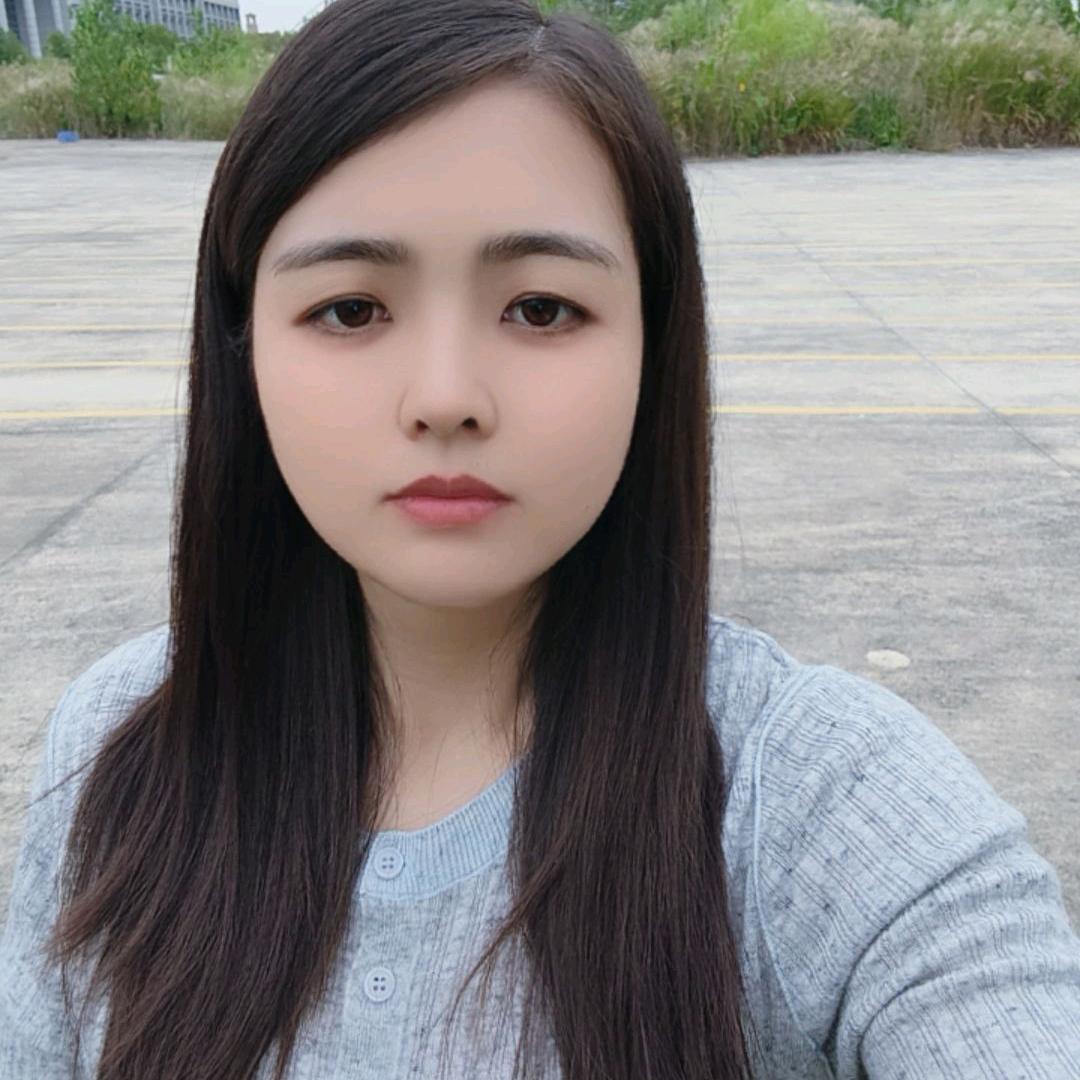 香香13: 50首播