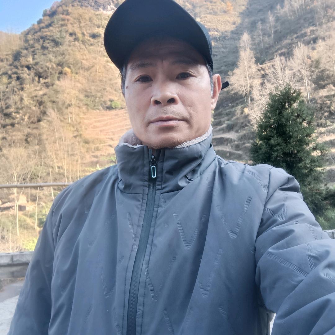 朱哥，养殖小耳朵黑山羊，有要的，，