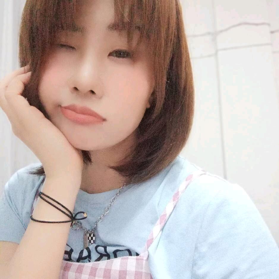 一只草莓🍓可爱多