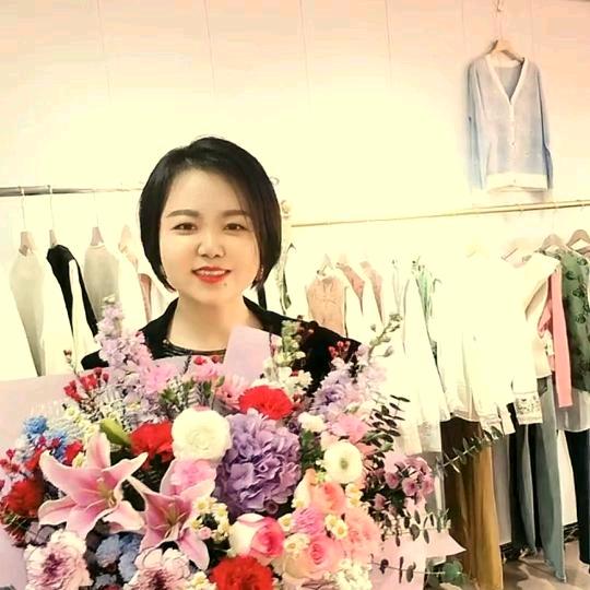 赵霞丝绒女装
