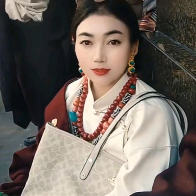 康巴姑娘。