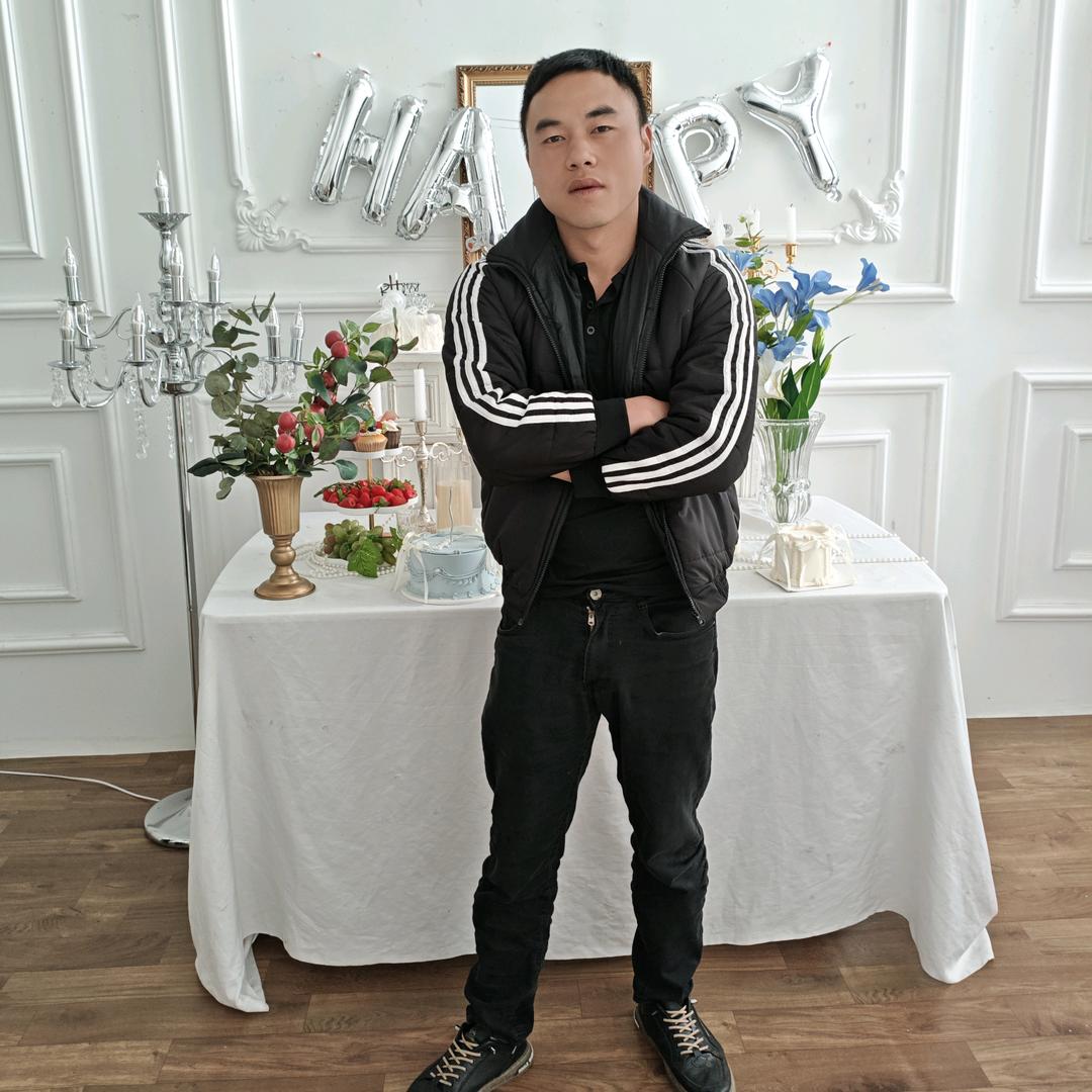 缅甸，人红命硬，，