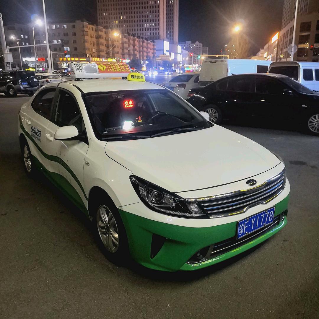 巡游出租车 布和