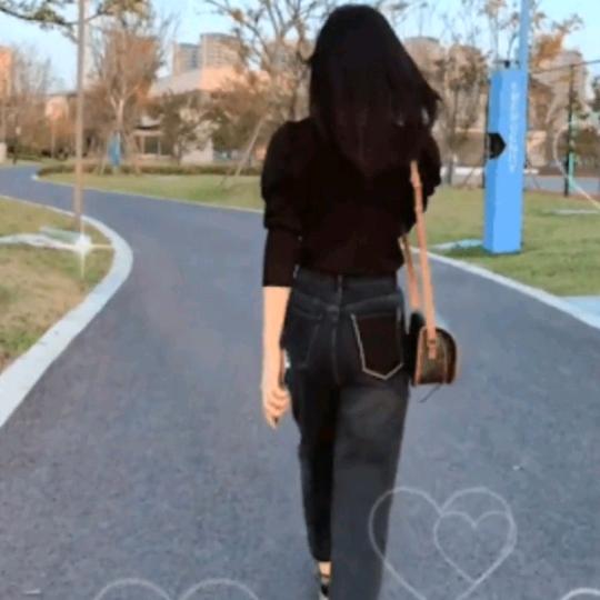 🍓ღ᭄ꫛ背影🌹 ꧔ꦿ᭄