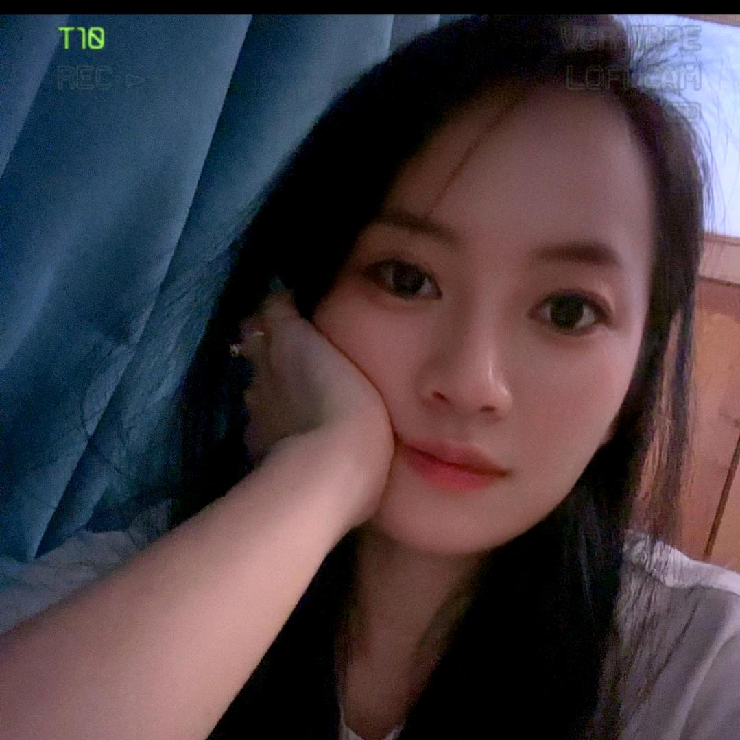 80后单亲妈妈🌹🌹 🌹