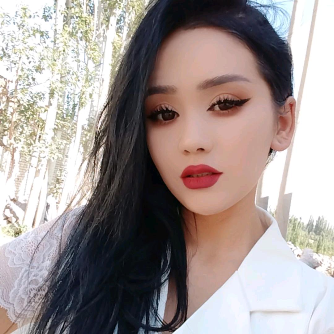 化妆师小艾