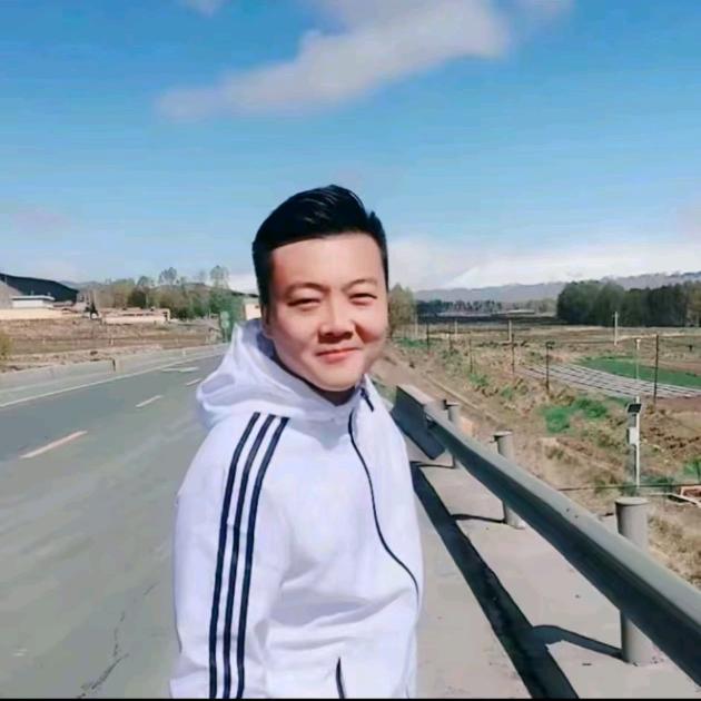 泥可家守护-伊伊