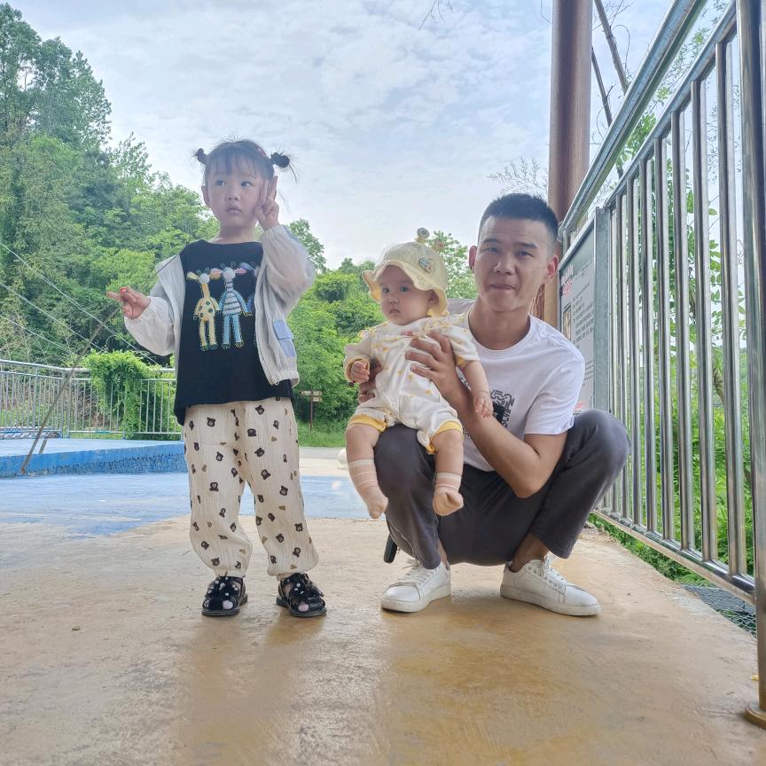 〃小♥何子╰╮